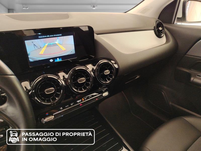 MERCEDES Gla 180 d business auto