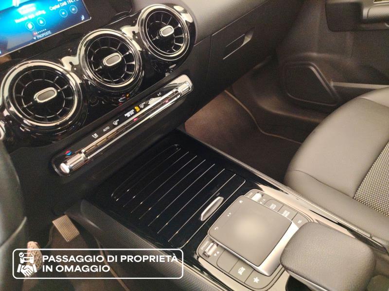 MERCEDES Gla 180 d business auto