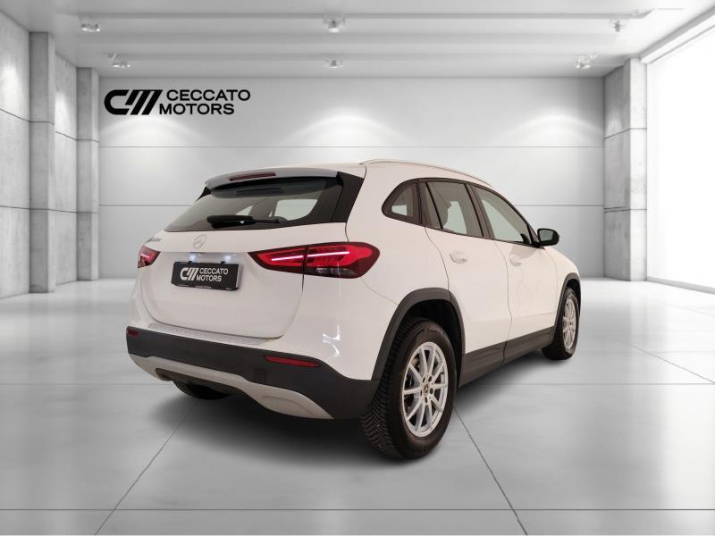 MERCEDES Gla 180 d business auto