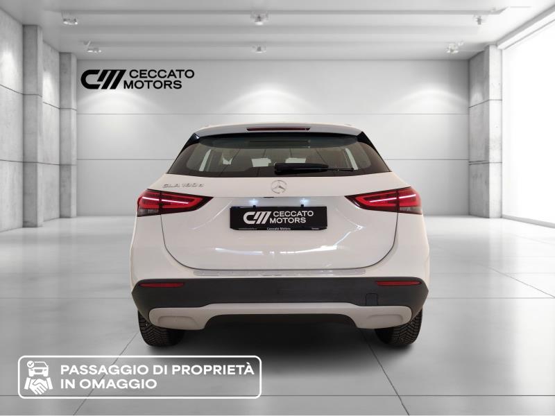 MERCEDES Gla 180 d business auto
