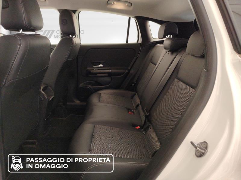 MERCEDES Gla 180 d business auto