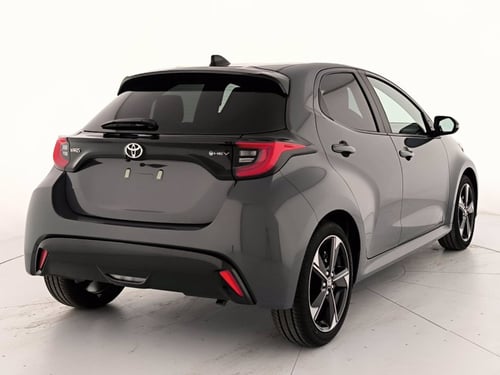 TOYOTA Yaris 1.5h 130 premium