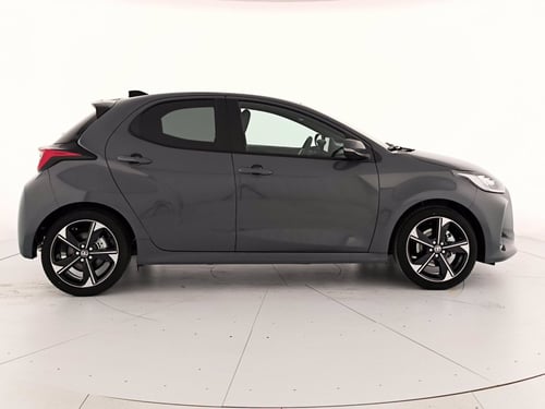 TOYOTA Yaris 1.5h 130 premium