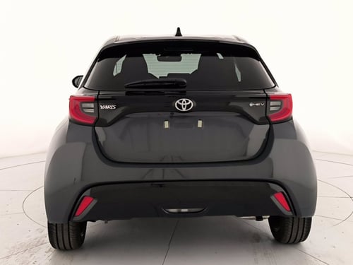 TOYOTA Yaris 1.5h 130 premium
