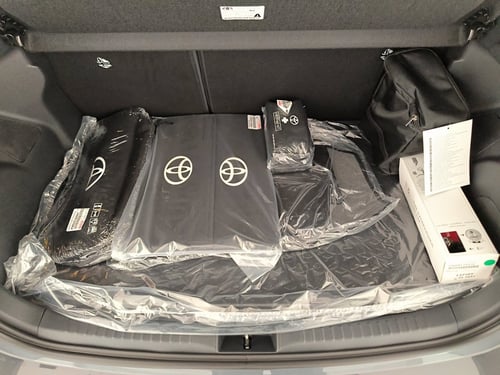 TOYOTA Yaris 1.5h 130 premium