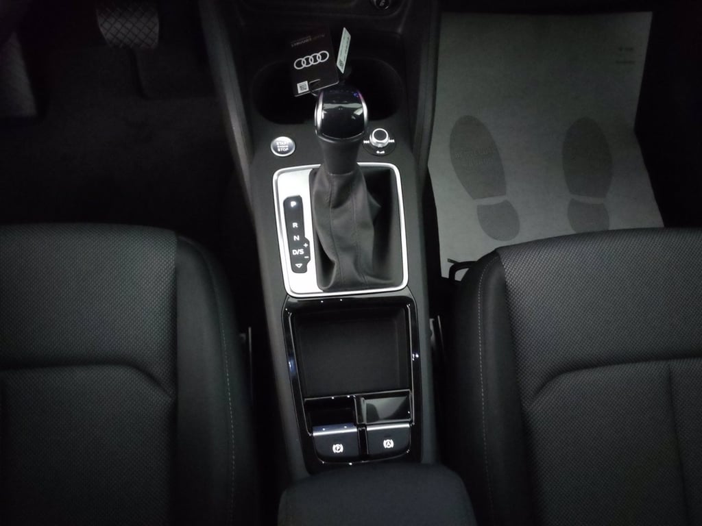AUDI Q2 35 1.5 tfsi identity black s-tronic