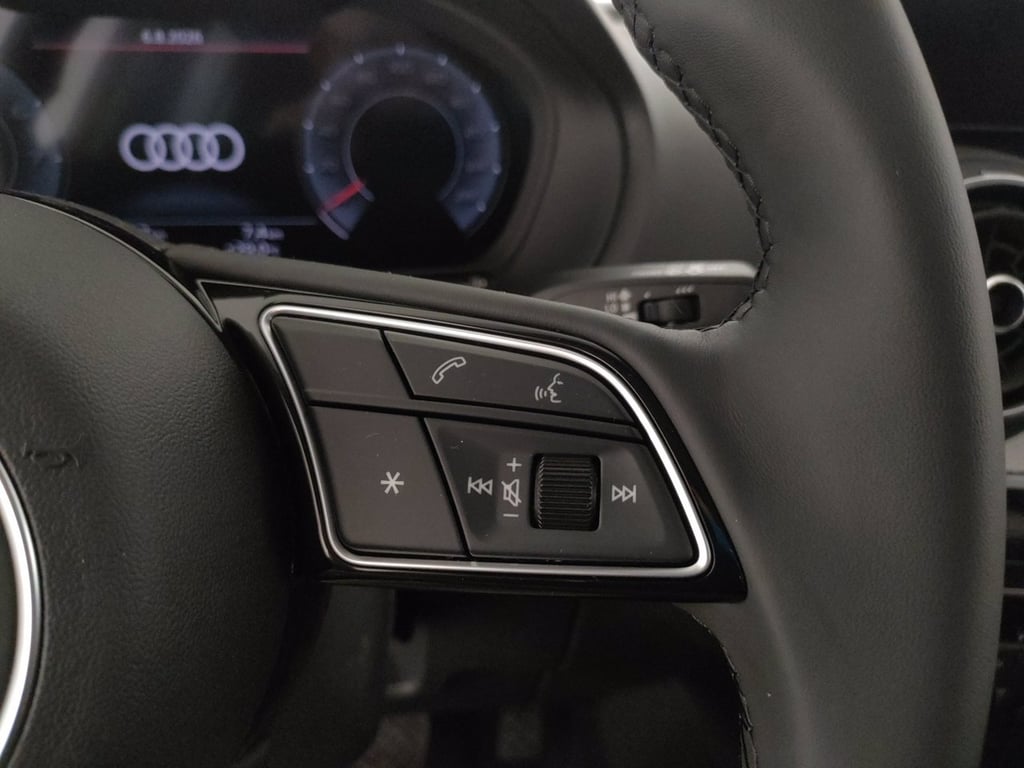 AUDI Q2 35 1.5 tfsi business s-tronic