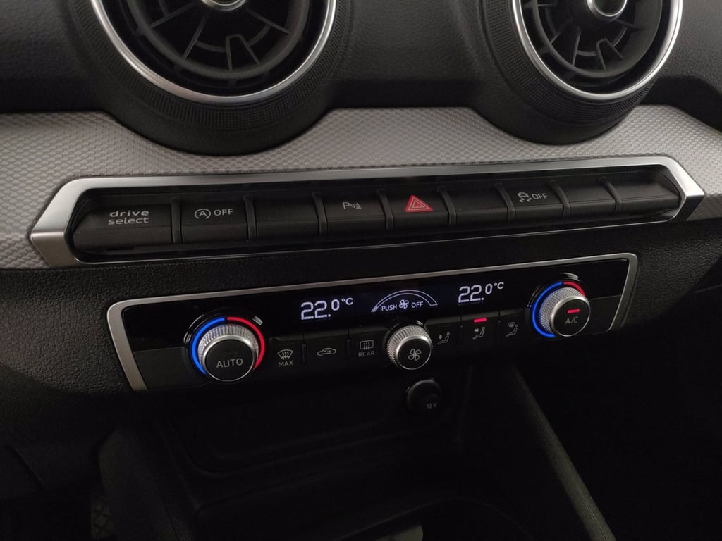 AUDI Q2 35 1.5 tfsi business s-tronic