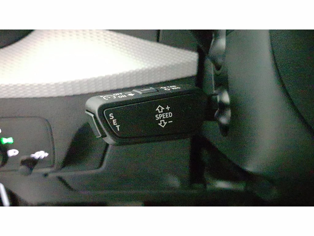 AUDI Q2 30 2.0 tdi business advanced