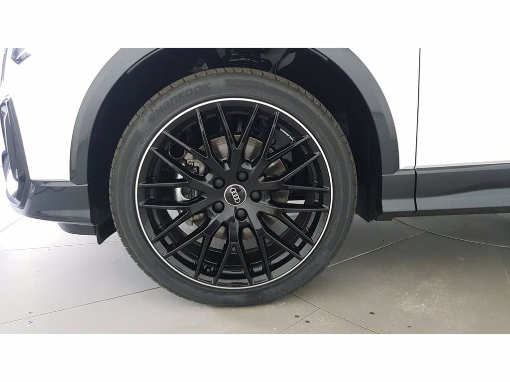 AUDI Q2 35 1.5 tfsi identity black s-tronic