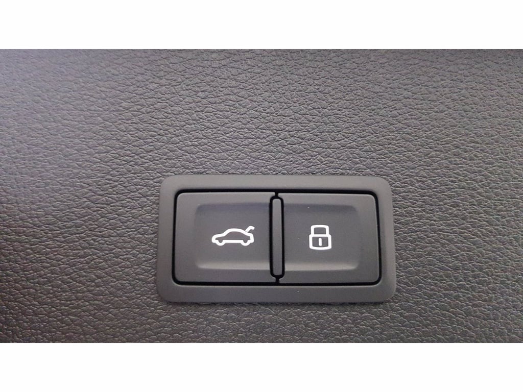 AUDI Q2 35 1.5 tfsi identity black s-tronic