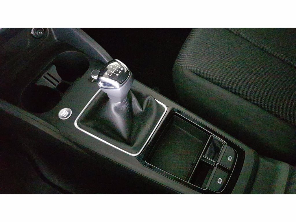 AUDI Q2 30 2.0 tdi business