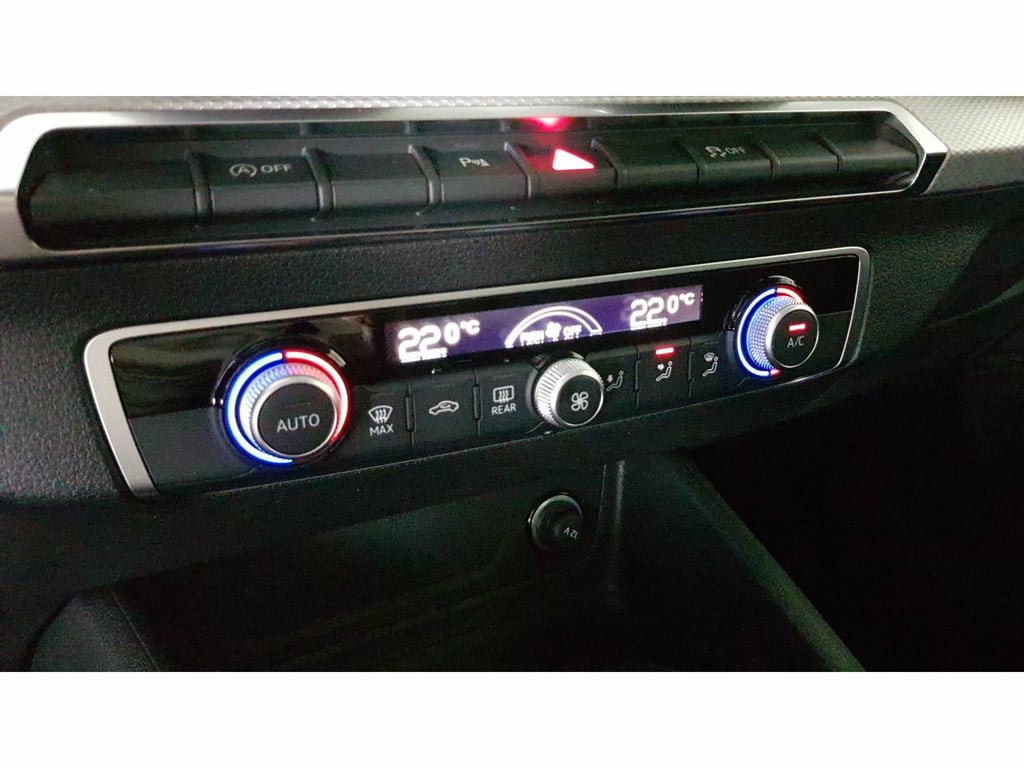 AUDI Q2 30 2.0 tdi business