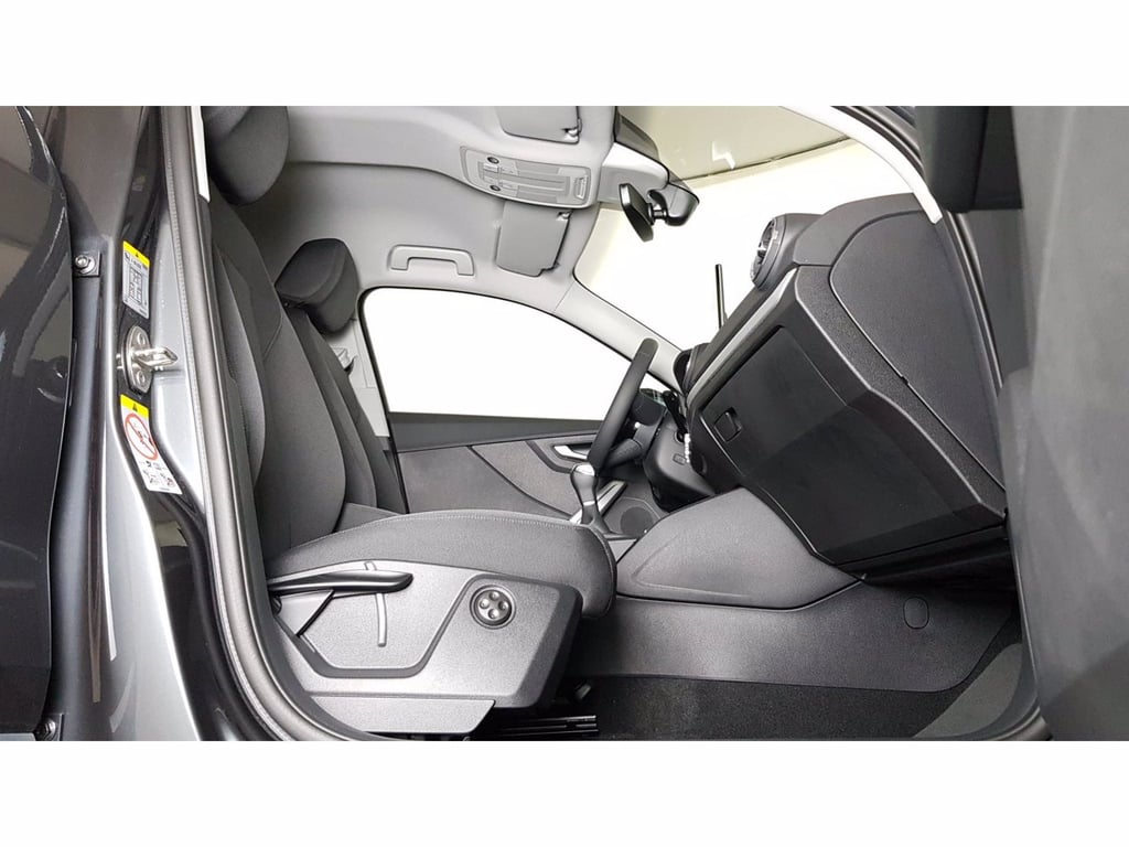 AUDI Q2 30 2.0 tdi business