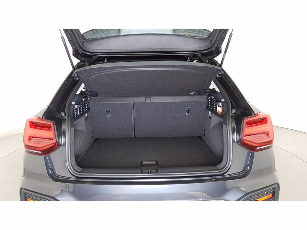 AUDI Q2 30 2.0 tdi business