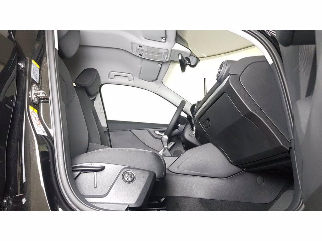 AUDI Q2 30 2.0 tdi business advanced