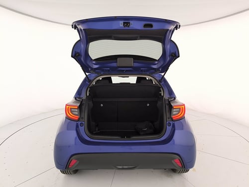 TOYOTA Yaris 1.5h trend