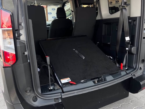 FORD Tourneo Courier 1.0 EcoBoost Titanium