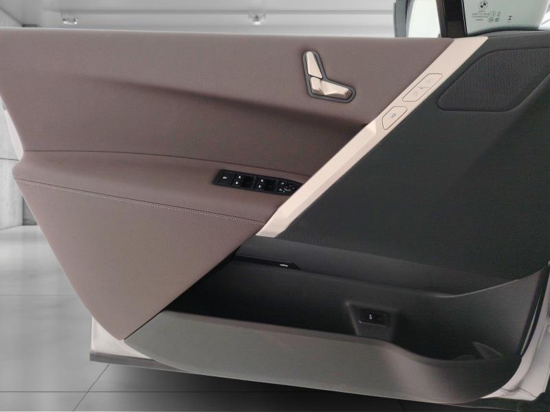 BMW Ix xdrive40 pacchetto sportivo