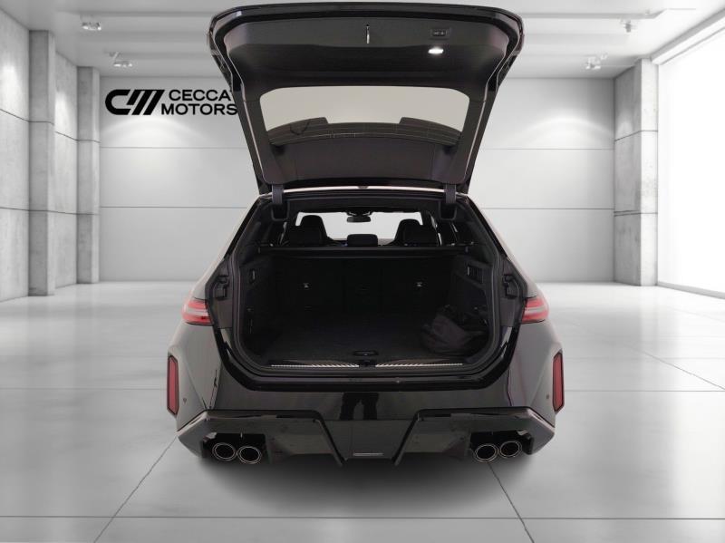 BMW M5 touring 4.4 727cv auto