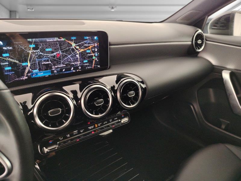 MERCEDES A 180 d sport auto
