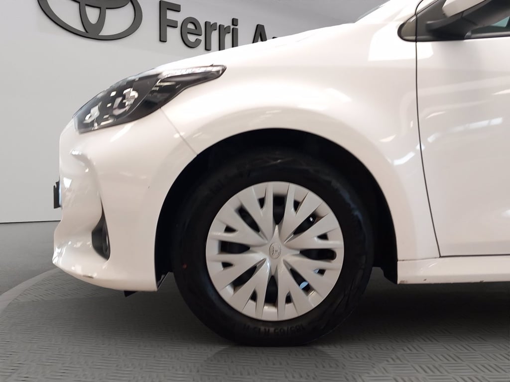 TOYOTA Yaris 1.0 active