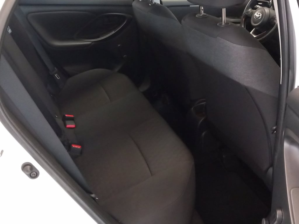 TOYOTA Yaris 1.0 active