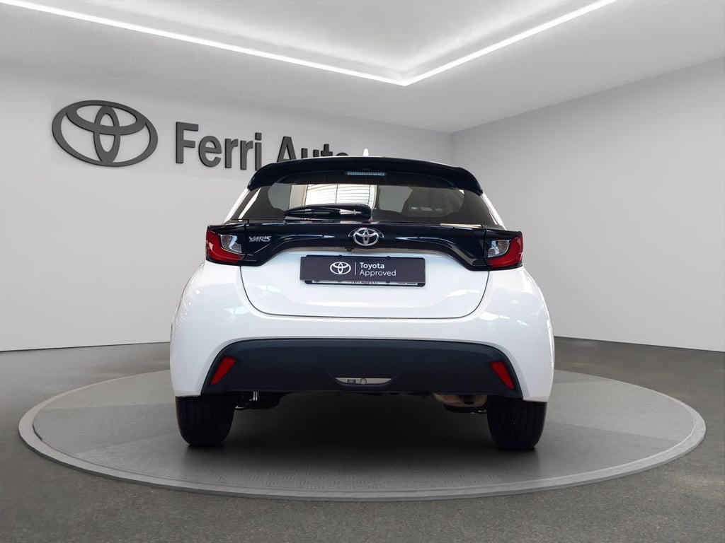 TOYOTA Yaris 1.0 active