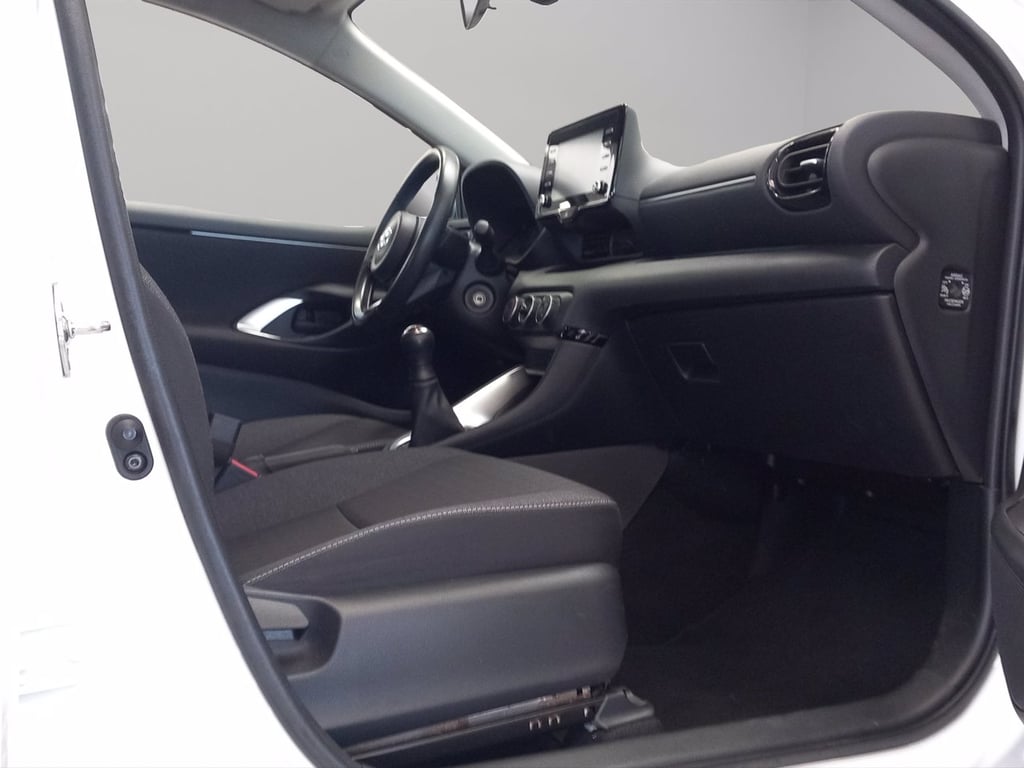 TOYOTA Yaris 1.0 active