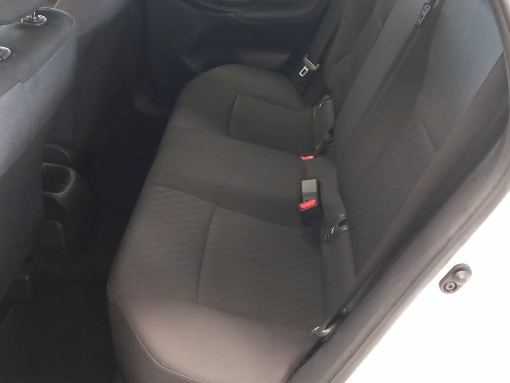 TOYOTA Yaris 1.0 active
