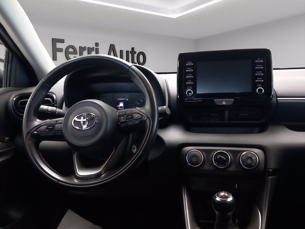 TOYOTA Yaris 1.0 active