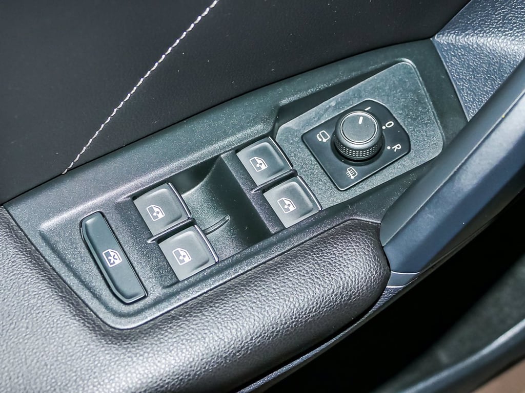 VOLKSWAGEN Tiguan 2.0 tdi r-line 150cv dsg