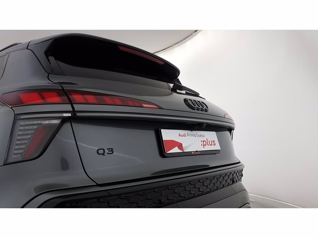 AUDI Q3 2.0 tdi business 150cv s-tronic