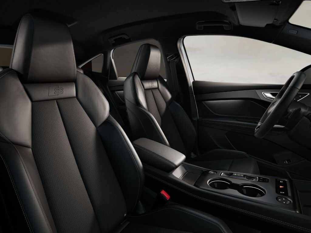 AUDI Q4 SBP e-tron performance S Line