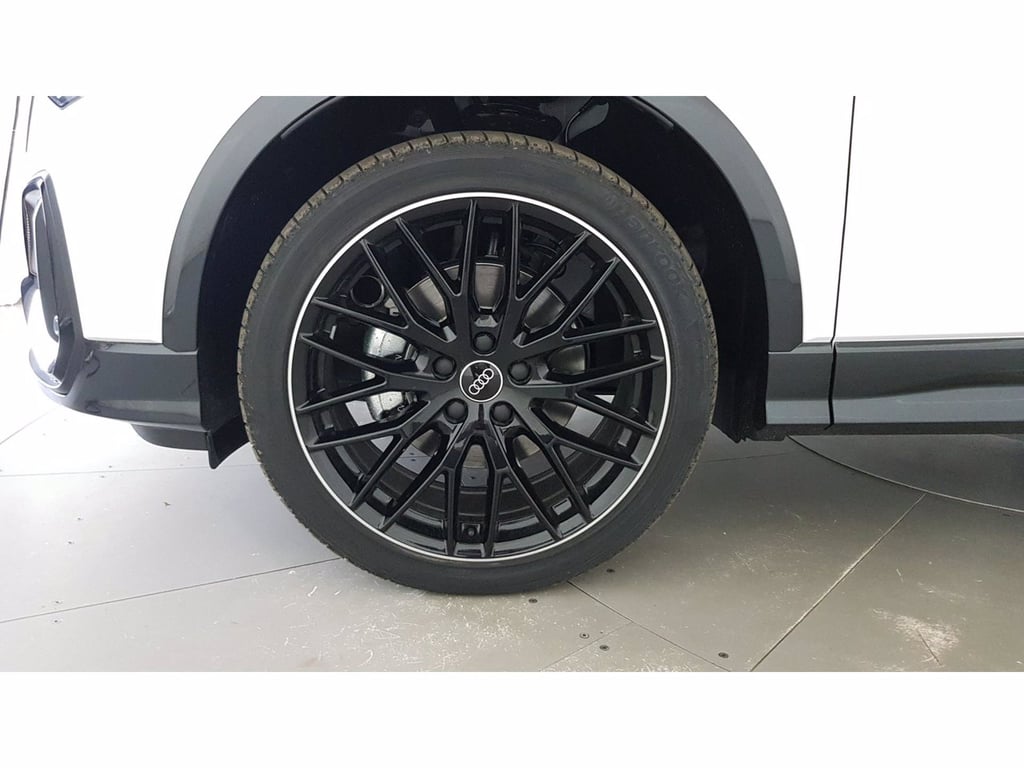 AUDI Q2 35 1.5 tfsi identity black s-tronic