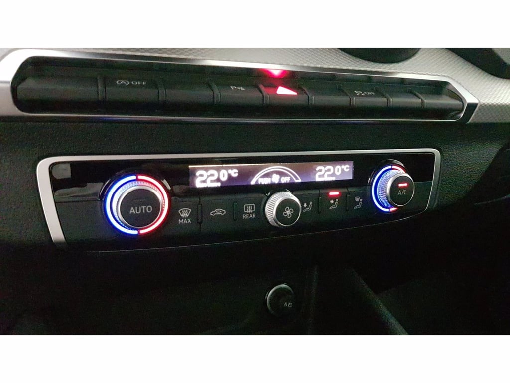 AUDI Q2 35 1.5 tfsi identity black s-tronic
