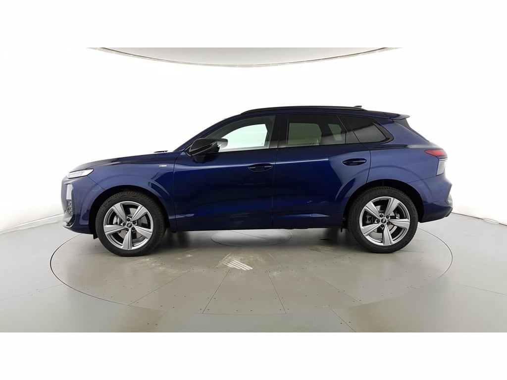 AUDI Q3 2.0 tdi business 150cv s-tronic