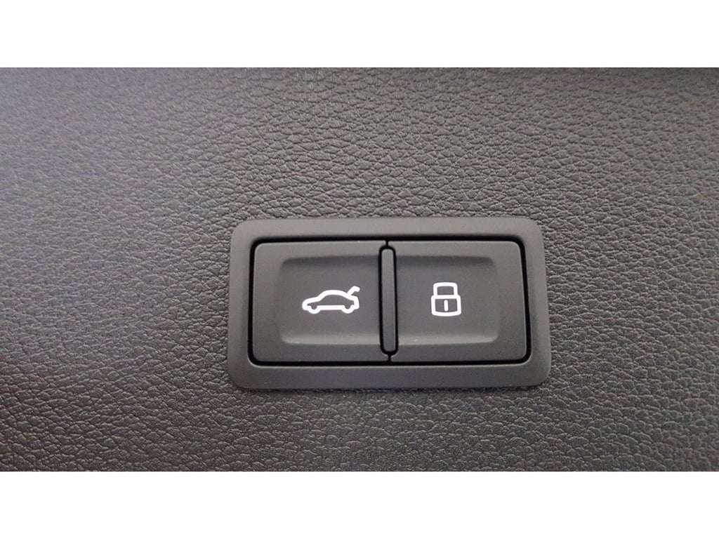 AUDI Q2 35 1.5 tfsi identity black s-tronic