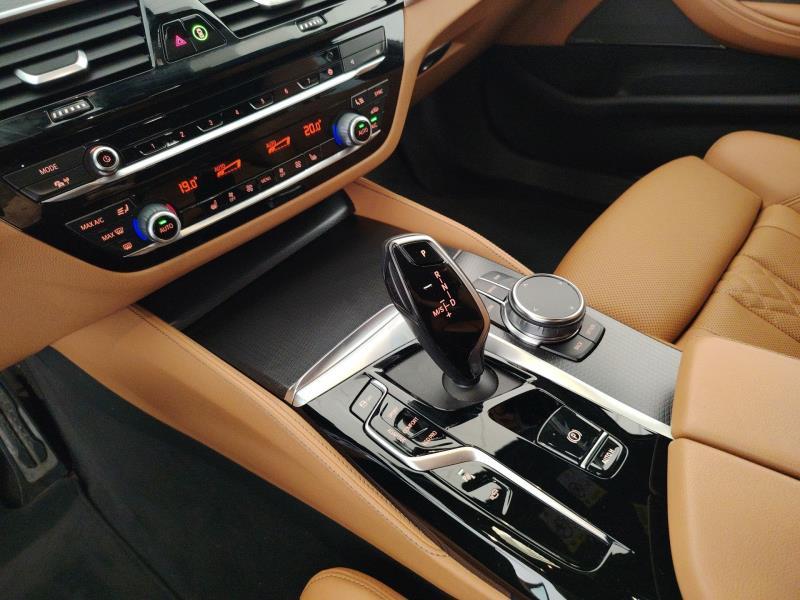 BMW 530d touring mhev 48v xdrive msport auto