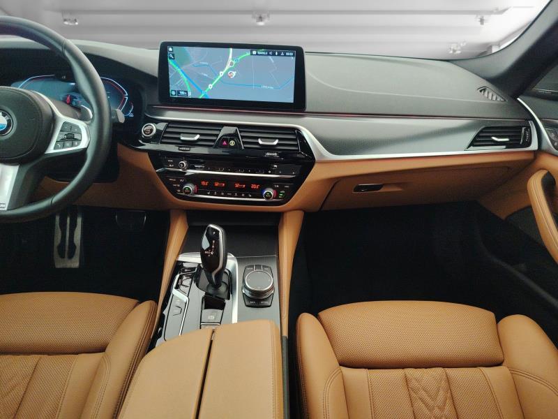 BMW 530d touring mhev 48v xdrive msport auto