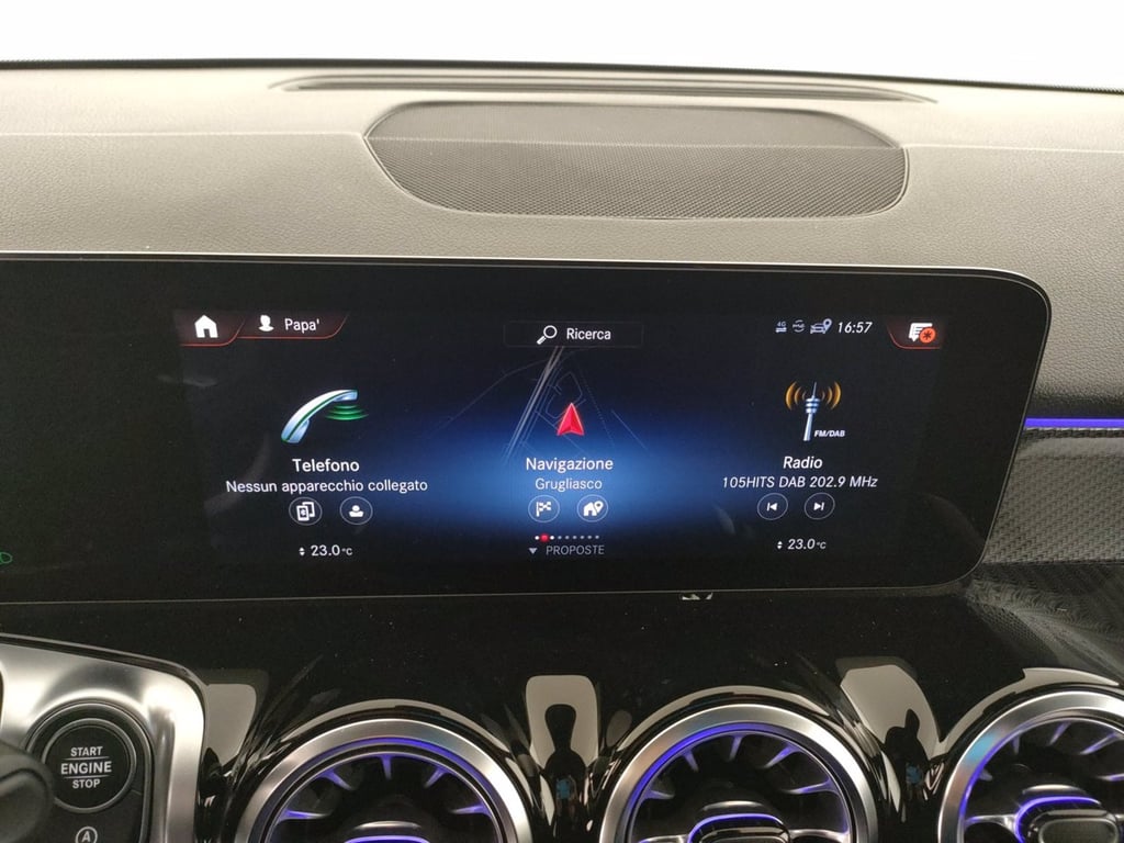 MERCEDES Glb 200 d premium auto