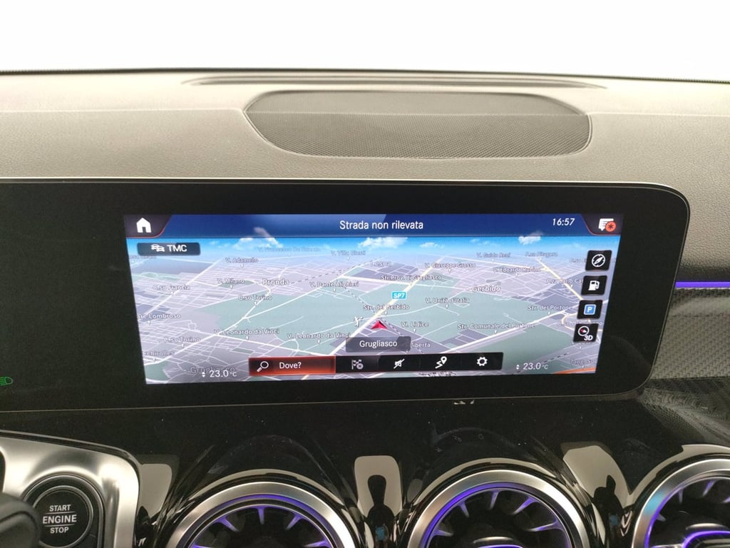 MERCEDES Glb 200 d premium auto