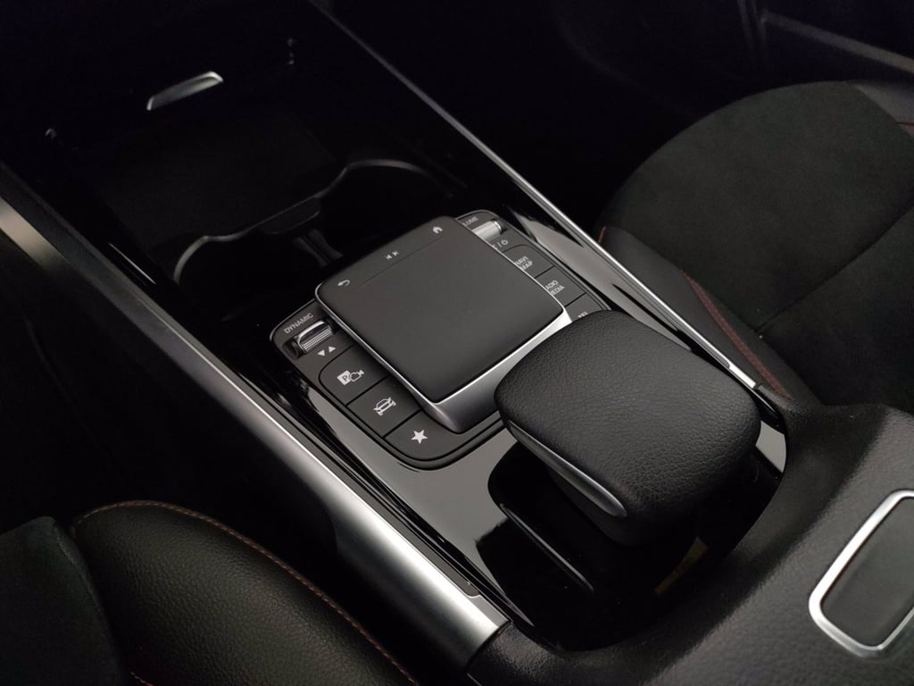MERCEDES Glb 200 d premium auto