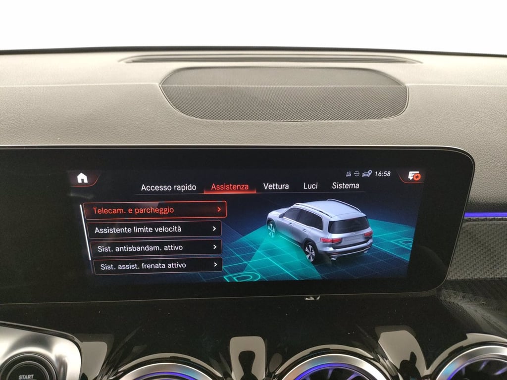 MERCEDES Glb 200 d premium auto