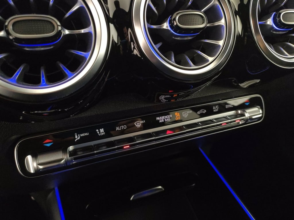 MERCEDES Glb 200 d premium auto