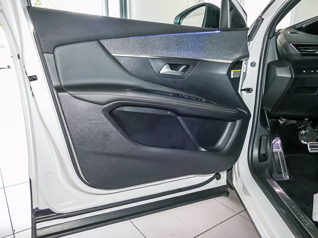 PEUGEOT 3008 4 porte 2.0 ecoboost 240cv titanium powershift