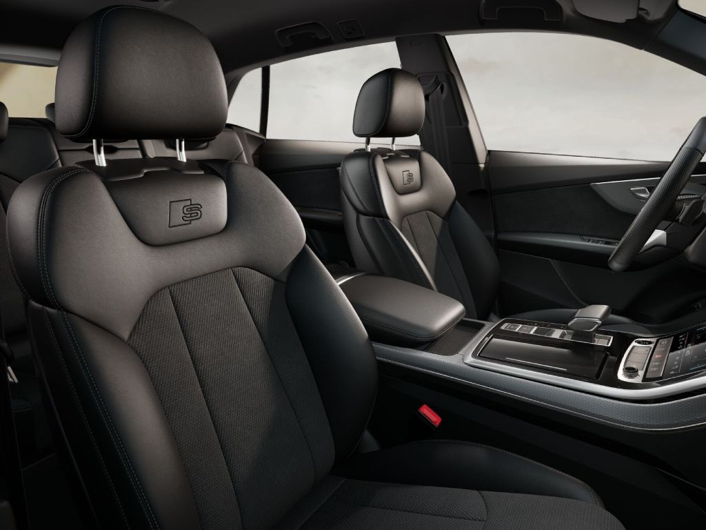 AUDI Q8 SUV e-hybrid quattro 290 kW tiptronic S line