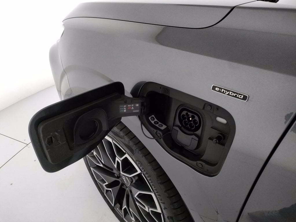 AUDI Q3 1.5 e-hybrid s line edition 272cv s-tronic