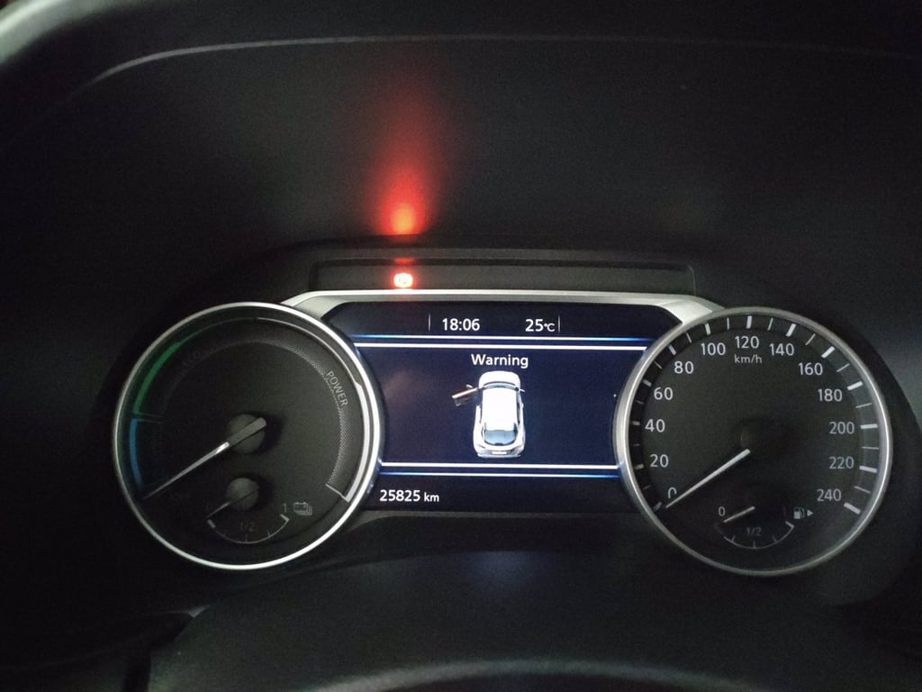 NISSAN Juke 1.6 hev n-connecta