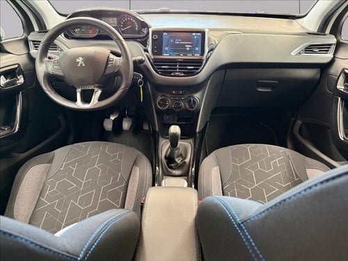 PEUGEOT 2008 1.2 puretech Signature s&s 82cv
